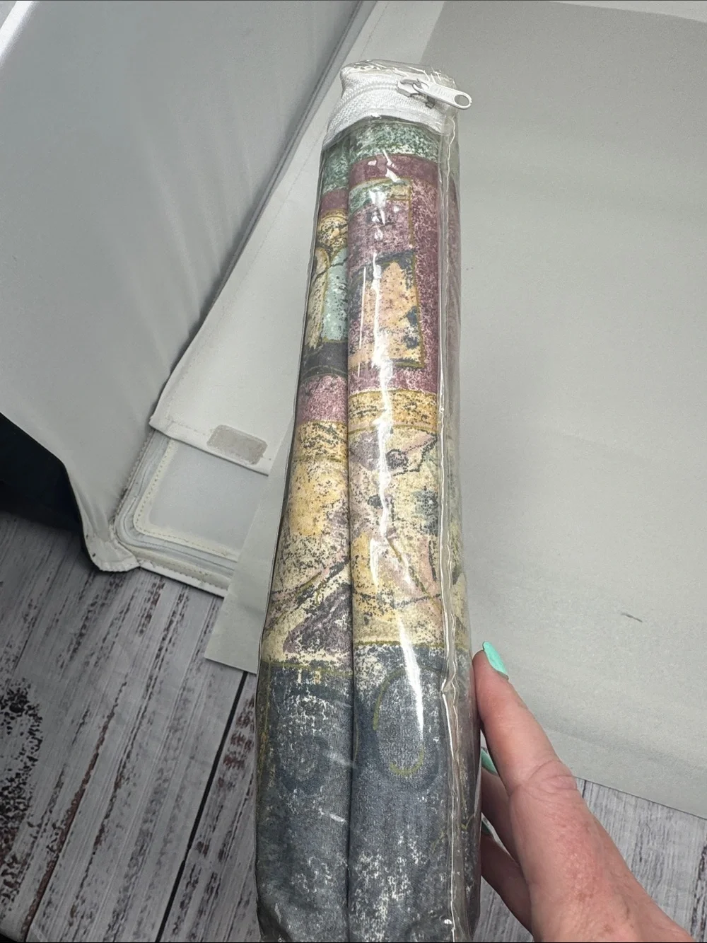 CROSCILL POLE TOP LINED DRAPERY PAIR PANELS WITH TIEBACKS 82